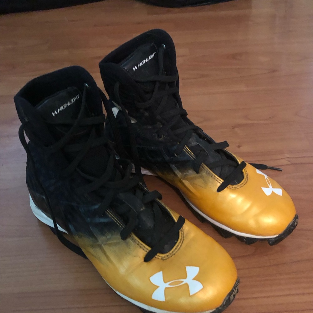 Football cleats